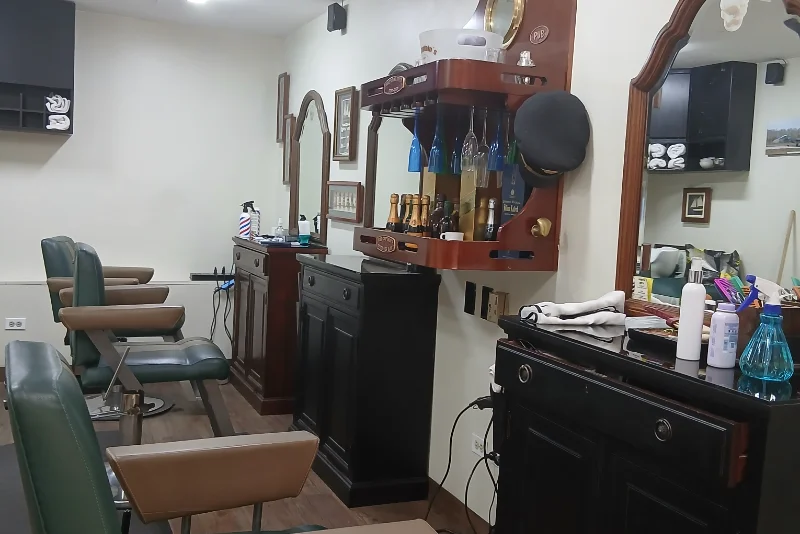Interior de Barbería el Capitan
