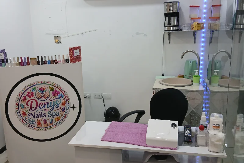 Interior de Denys Nails Spa
