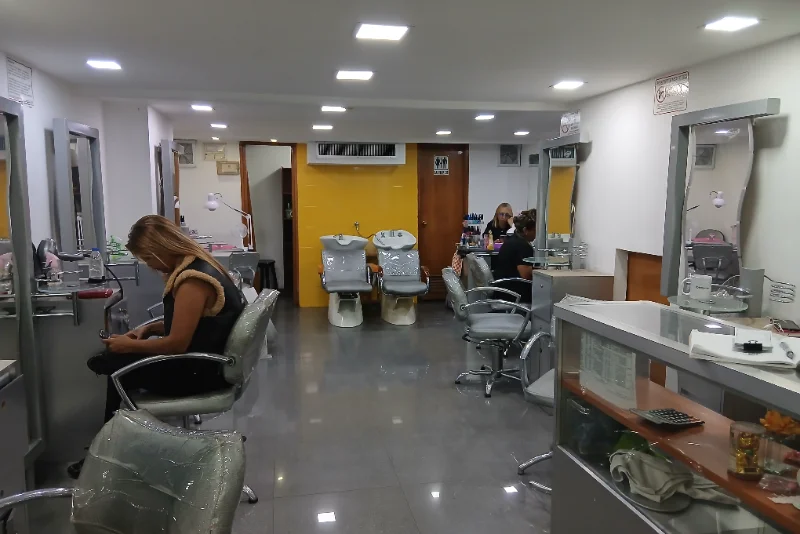 Interior of ITA Peluquería